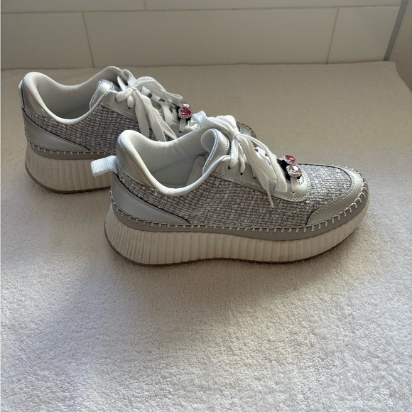 Universal Thread Lifestyle Sneakers Gray/Silver Free People shoe charm, W 9.5 - Picture 5 of 13